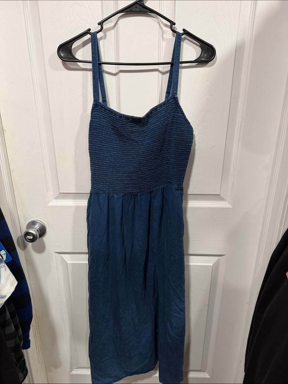 Old Navy Navy Blue Soft Denium Shoulder Strap Smocked Midi Dress W/Pockets (S)